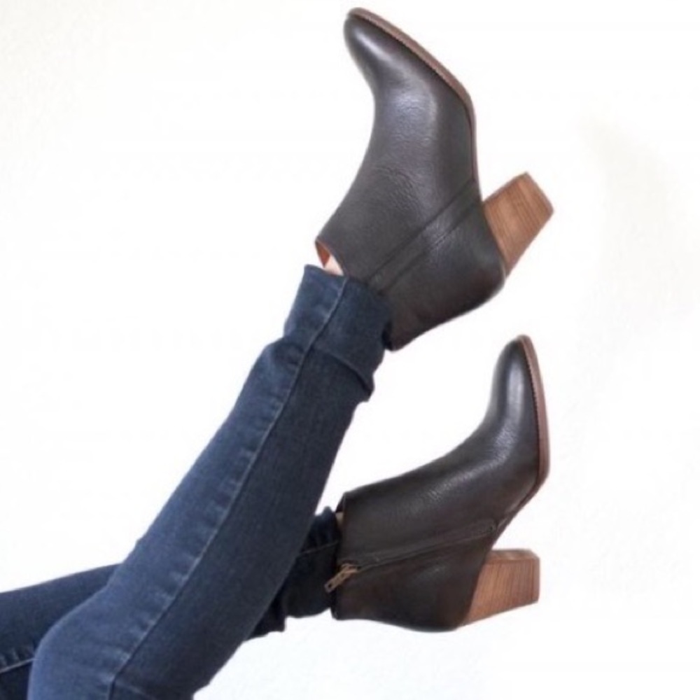 Madewell The Billie Boot in Leather